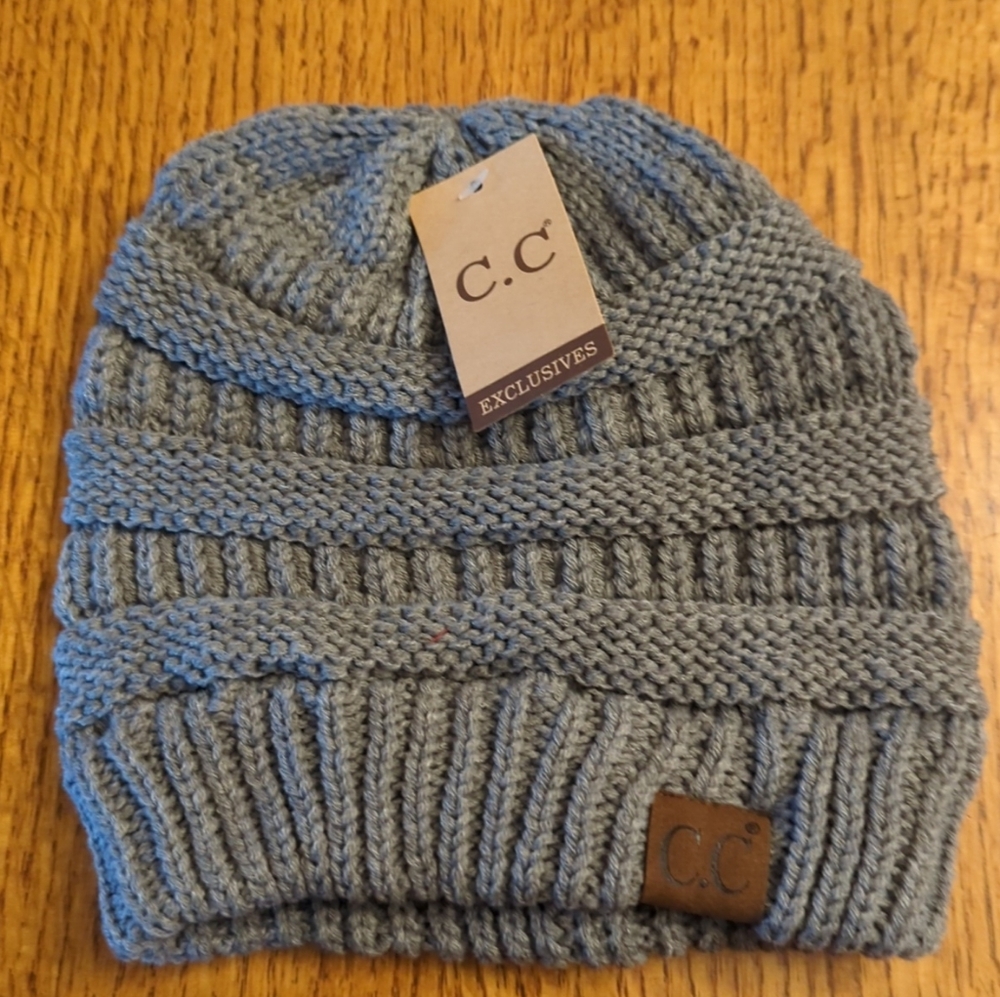C.C. Exclusives Knit Beanie Hat - Unisex - Lt Melange Grey-  New with Tags